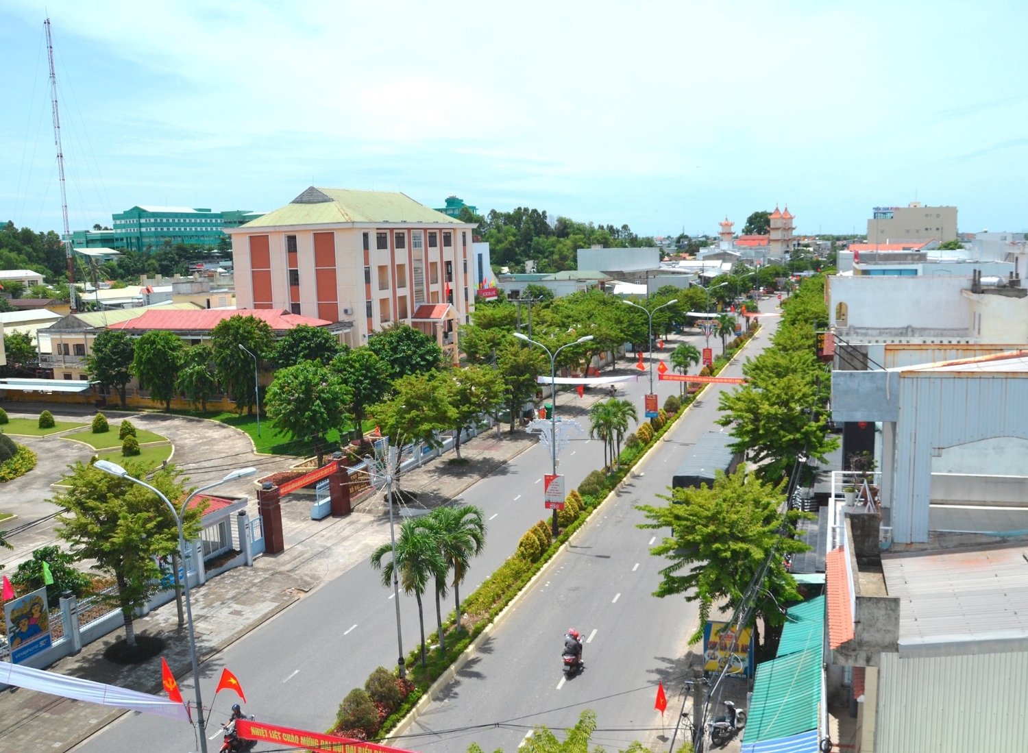 Diện mạo trung tâm xã Đại Lộc. Ảnh: CÔNG TÚ