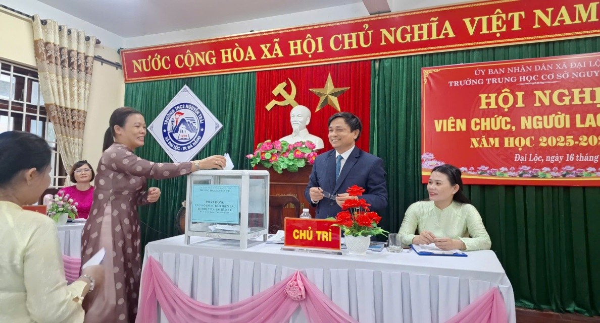 Ủng hộ đồng bào các tỉnh phía Bắc khắc phục thiệt hại do bão lụt gây ra