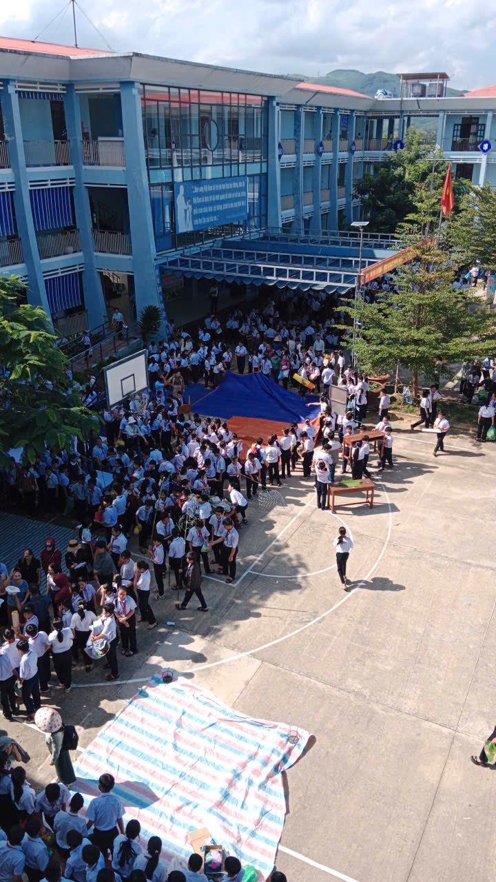 Ảnh: Không khí ngày hội: “Trung thu cho em - Lồng đèn thắp sáng ước mơ”