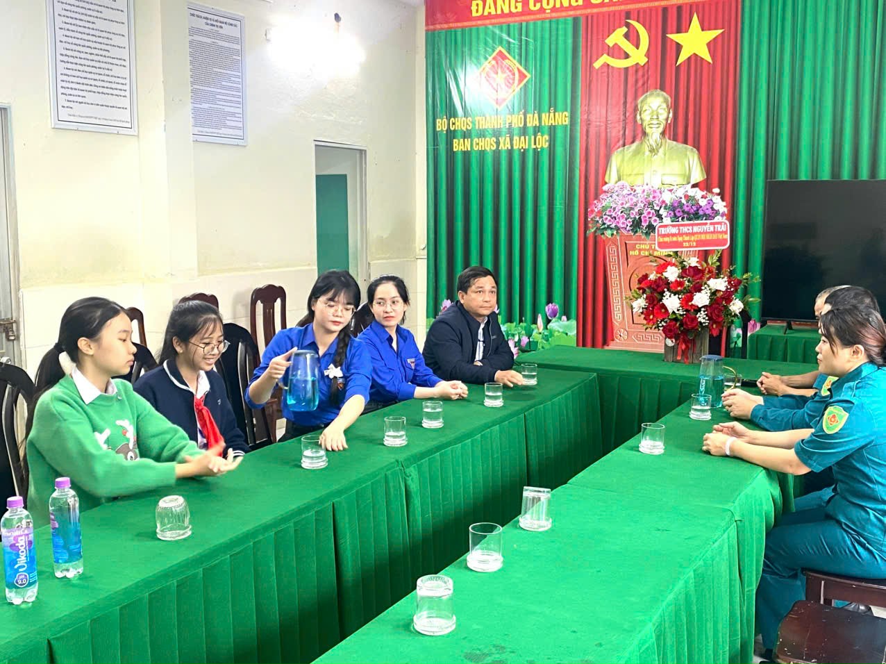 LIÊN ĐỘI TRƯỜNG THCS NGUYỄN TRÃI VỚI CÁC HOẠT ĐỘNG TRI ÂN NHÂN KỶ NIỆM 81 NĂM NGÀY THÀNH LẬP QUÂN ĐỘI NHÂN DÂN VIỆT NAM VÀ 36 NĂM NGÀY HỘI QUỐC PHÒNG TOÀN DÂN.