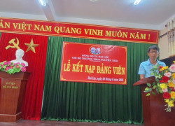 CHI BỘ TRƯỜNG THCS NGUYỄN TRÃI KẾT NẠP...